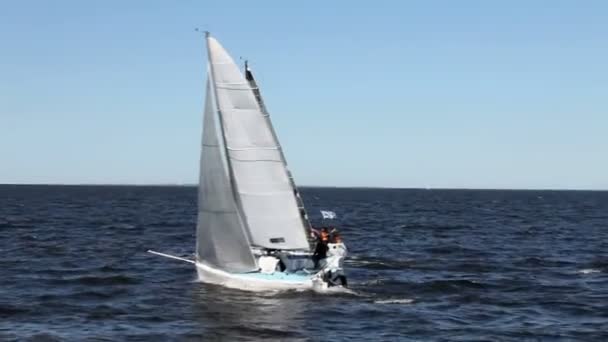 Yacht race zijaanzicht - Video