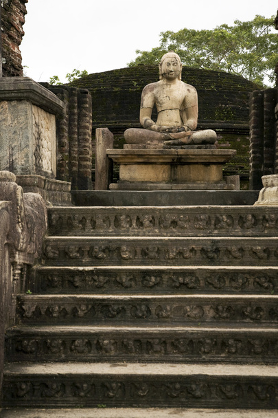 Statue de Bouddha en méditation à Polonnaruwa, Sri Lanka
 - Photo, image