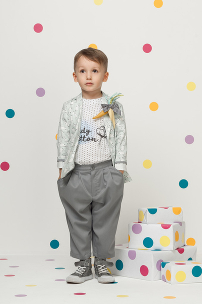 little boy in a suit - Фото, изображение