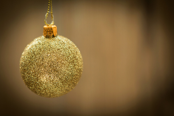 χρυσή μπάλα Χριστούγεννα  - Φωτογραφία, εικόνα
