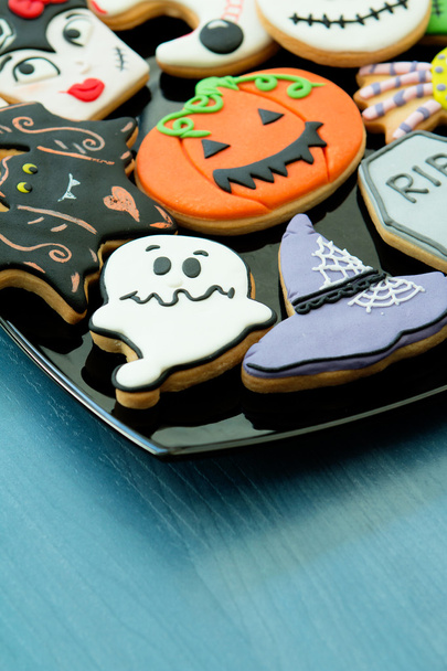 Biscoitos de Halloween com formas diferentes
 - Foto, Imagem