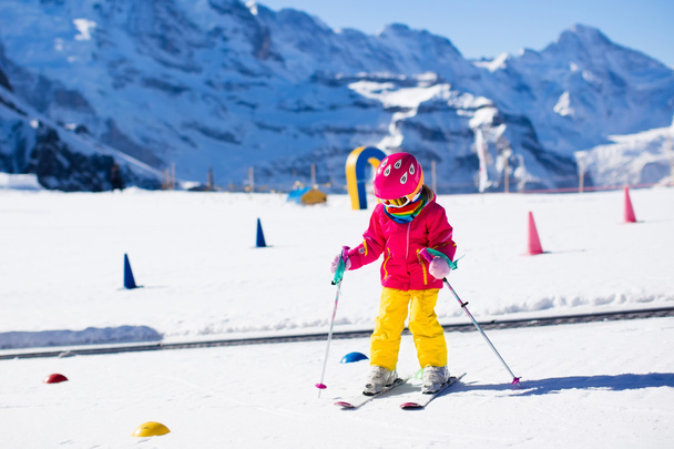 Child in ski school - Fotografie, Obrázek