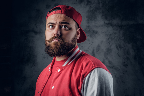 Чоловік в хіп-хоп одязі
 - Фото, зображення