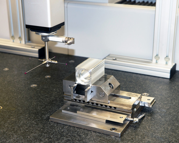 Laboratorio de metrología en una empresa de fabricación
 - Foto, Imagen