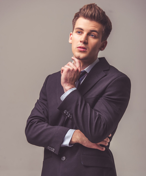 Handsome young businessman - Foto, afbeelding