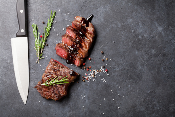 Grilled sliced beef steak - 写真・画像