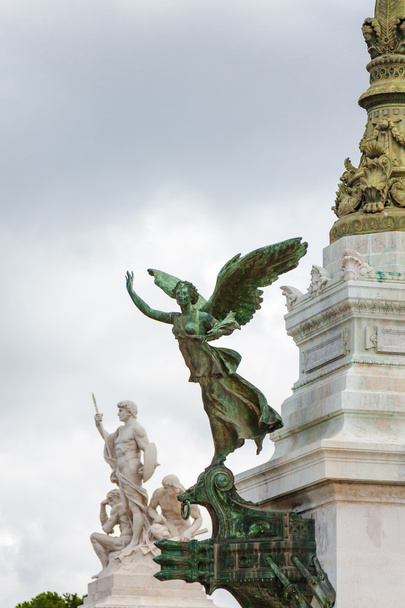 Statua del Palazzo Vittoriano a Roma, Lazio, Italia
. - Foto, immagini