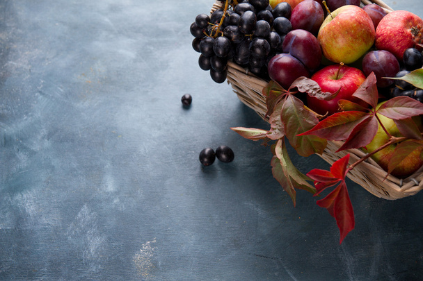Autumn fruits and vegetables - Фото, зображення