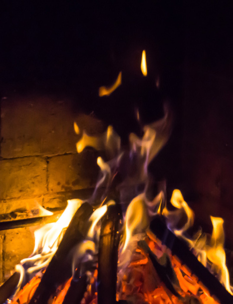 cheminée en feu. chaleur du feu de joie
 - Photo, image