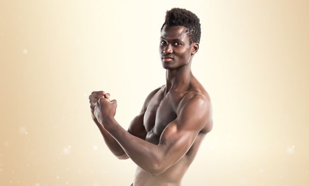 Przystojny czarny człowiek z atletyczna - Zdjęcie, obraz