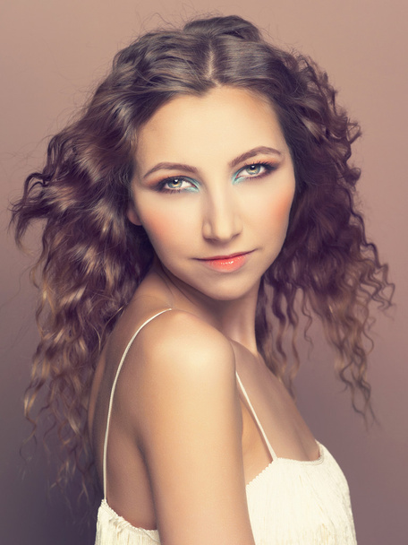 Young beautiful lady - Foto, afbeelding
