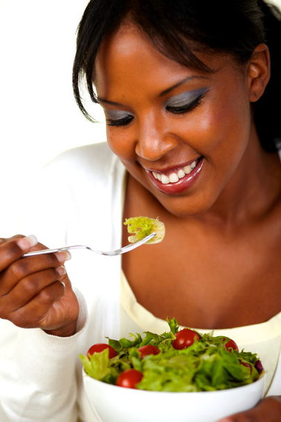 Mulher comendo salada fresca - Foto, Imagem