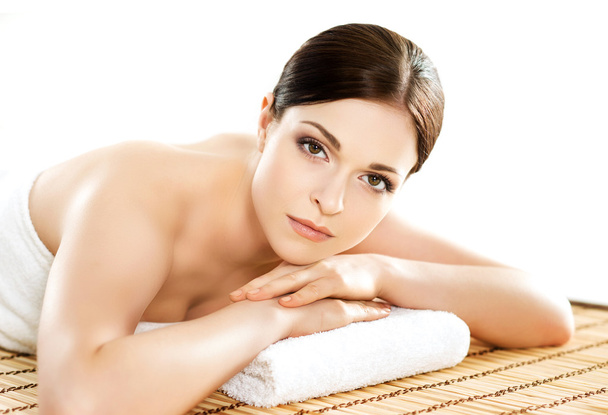healthy woman in spa salon - Foto, afbeelding