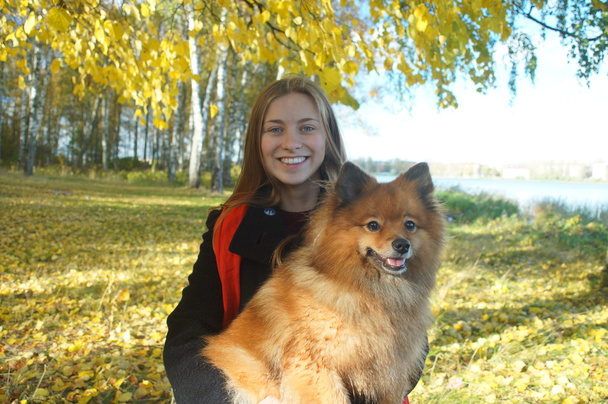 walk the dog are best friends, positive emotions, autumn day's - Zdjęcie, obraz