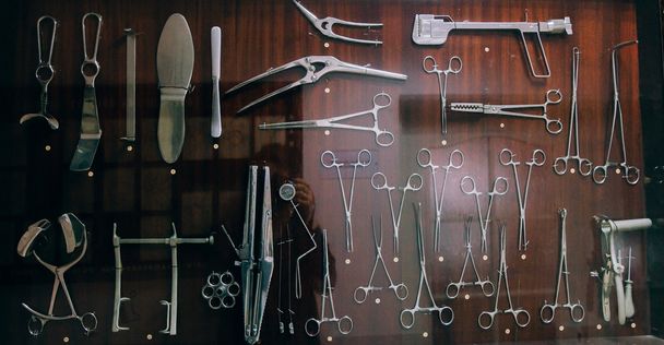 Lääketieteelliset kirurgiset instrumentit
 - Valokuva, kuva