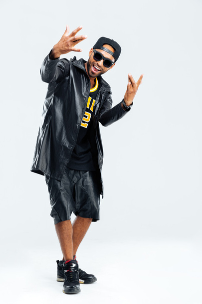 Portrait of a afro american man in stylish cloth posing - Foto, Imagem