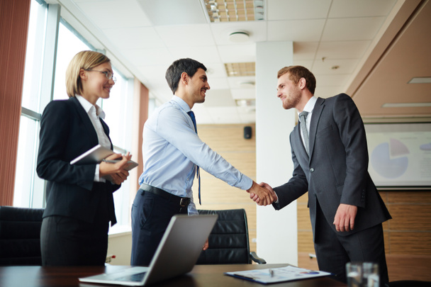 business people shake hands in office  - Fotografie, Obrázek