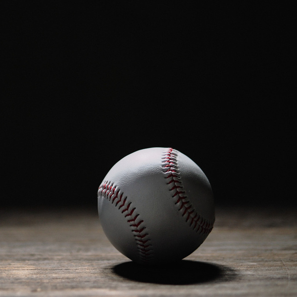baseball w czarnym tle - Zdjęcie, obraz