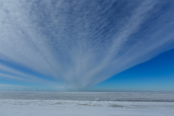 téli hó tenger partján balti-tengeri Lettország Saulkrasti - Fotó, kép