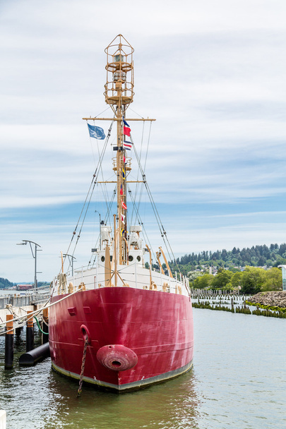Червоний корабель в штаті Орегон - Фото, зображення