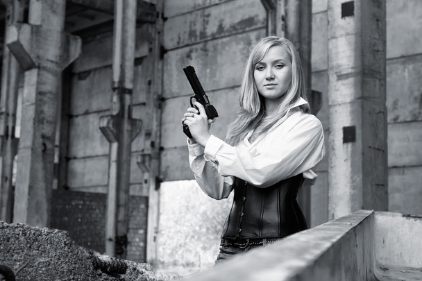 Woman with pistol - Photo, Image