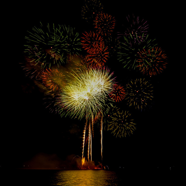 Firecracker lichte achtergrond - Foto, afbeelding