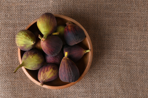 Figs in Wood Bowl - Fotoğraf, Görsel