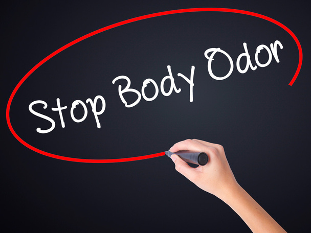 Nainen käsin kirjoittaminen Stop Body Haju merkki yli läpinäkyvä
 - Valokuva, kuva