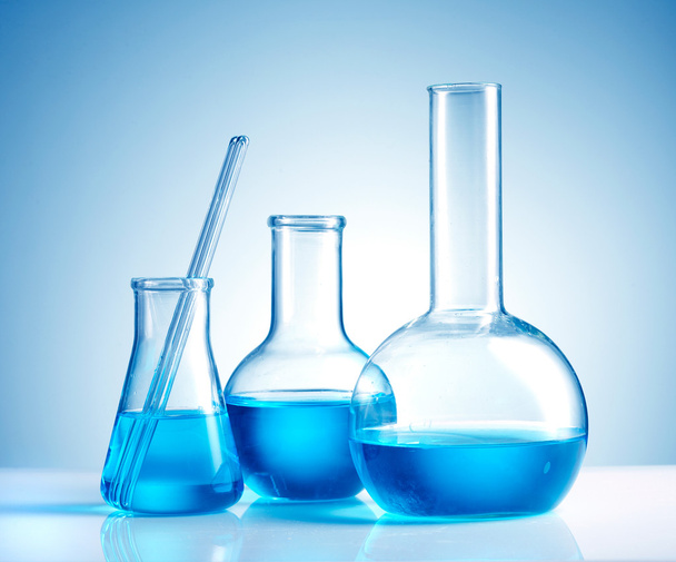 Reagenzgläser mit blauer Flüssigkeit - Foto, Bild