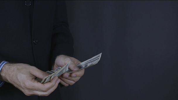 Man counts money in hands - Video, Çekim