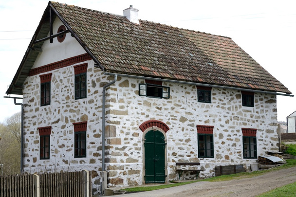 Casa de campo velha
 - Foto, Imagem