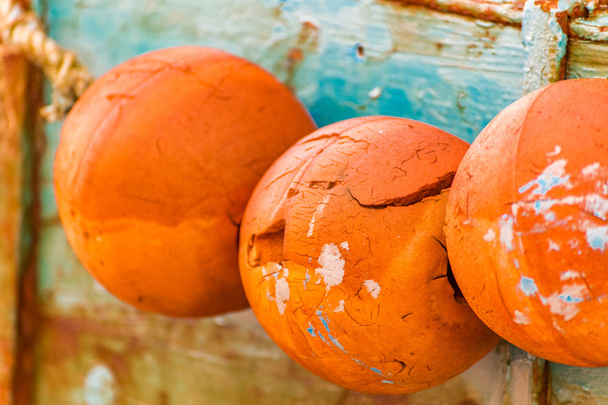 crepe negli aiuti alla galleggiabilità arancione
 - Foto, immagini
