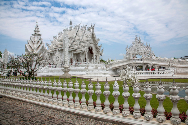 Taibei Chiang Rai White Temple is also known as: Long Kun Temple, Temple of Emmanuel or White Dragon Temple (Wat Rong Khun) - Foto, afbeelding