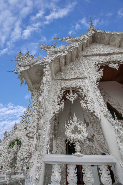 Taibei Chiang Rai White Temple is also known as: Long Kun Temple, Temple of Emmanuel or White Dragon Temple (Wat Rong Khun) - Zdjęcie, obraz