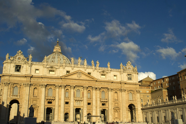 Bazylika Świętego Piotra o świcie - Zdjęcie, obraz