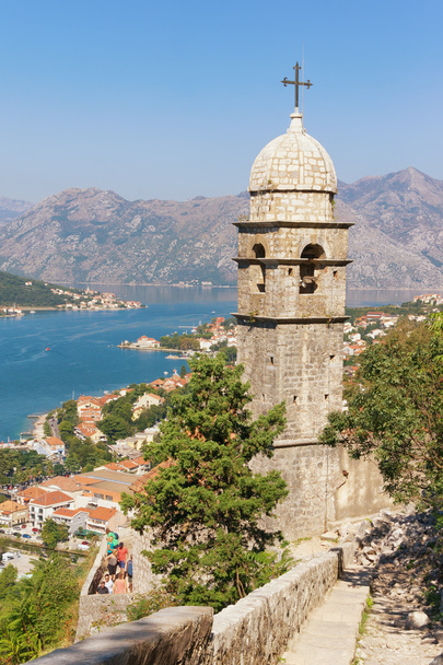 Blick auf die Stadt Kotor und die Kirche unserer Heildame. Montenegro - Foto, Bild