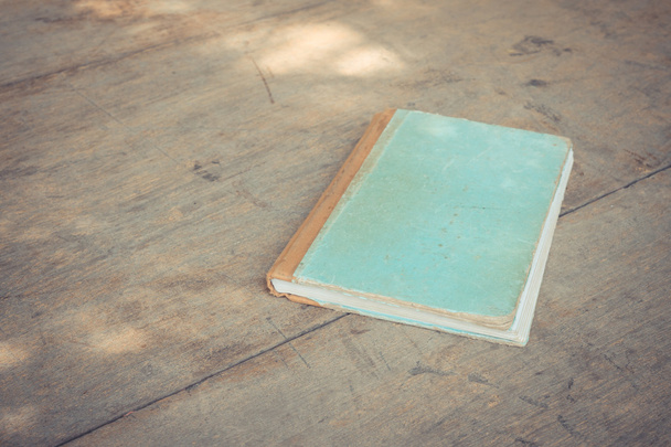oude nota boek op hout - Foto, afbeelding