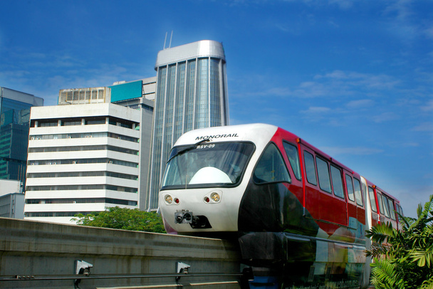 Monorail en ville
 - Photo, image