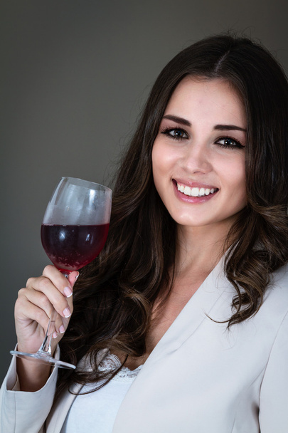 bort iszik, a gyönyörű nő  - Fotó, kép