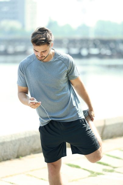 Sporty man doing workout - Fotó, kép