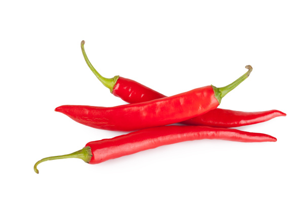 Rode chili of chili cayennepeper geïsoleerd op witte achtergrond - Foto, afbeelding