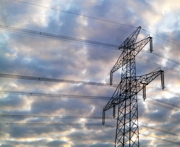 Électricité - lignes électriques à haute tension
 - Photo, image