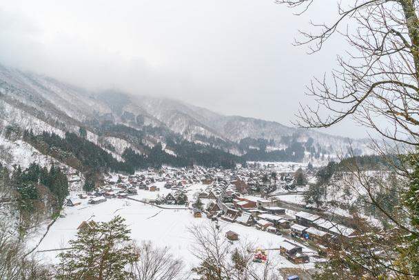 Winter Of Shirakawago with snow falling , Japan - Foto, imagen