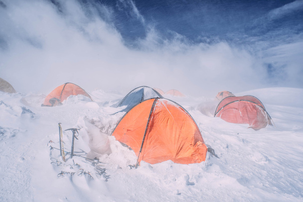 tents in high mountains - Foto, Imagen
