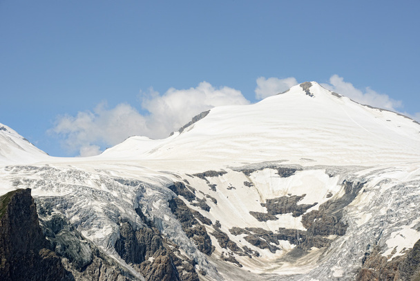 Pasterze Glacier at Grossglocker mountain area with snow in summ - Foto, Imagem