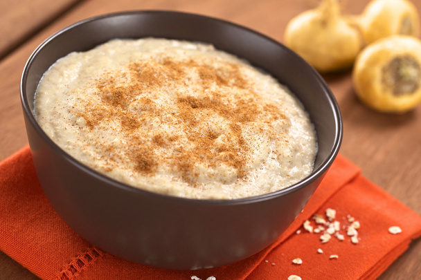Maca-avoine Porridge à la cannelle
 - Photo, image