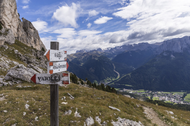 Wandern in den Dolomiten - Foto, Bild