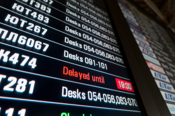 Uçus tarifesi Dijital Pano bir Havaalanı'nda - Fotoğraf, Görsel