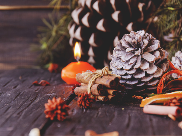 decoración de Navidad con ramas de abeto - Foto, Imagen