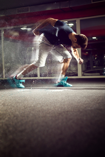 Correndo homem com efeito borrão movimento
 - Foto, Imagem